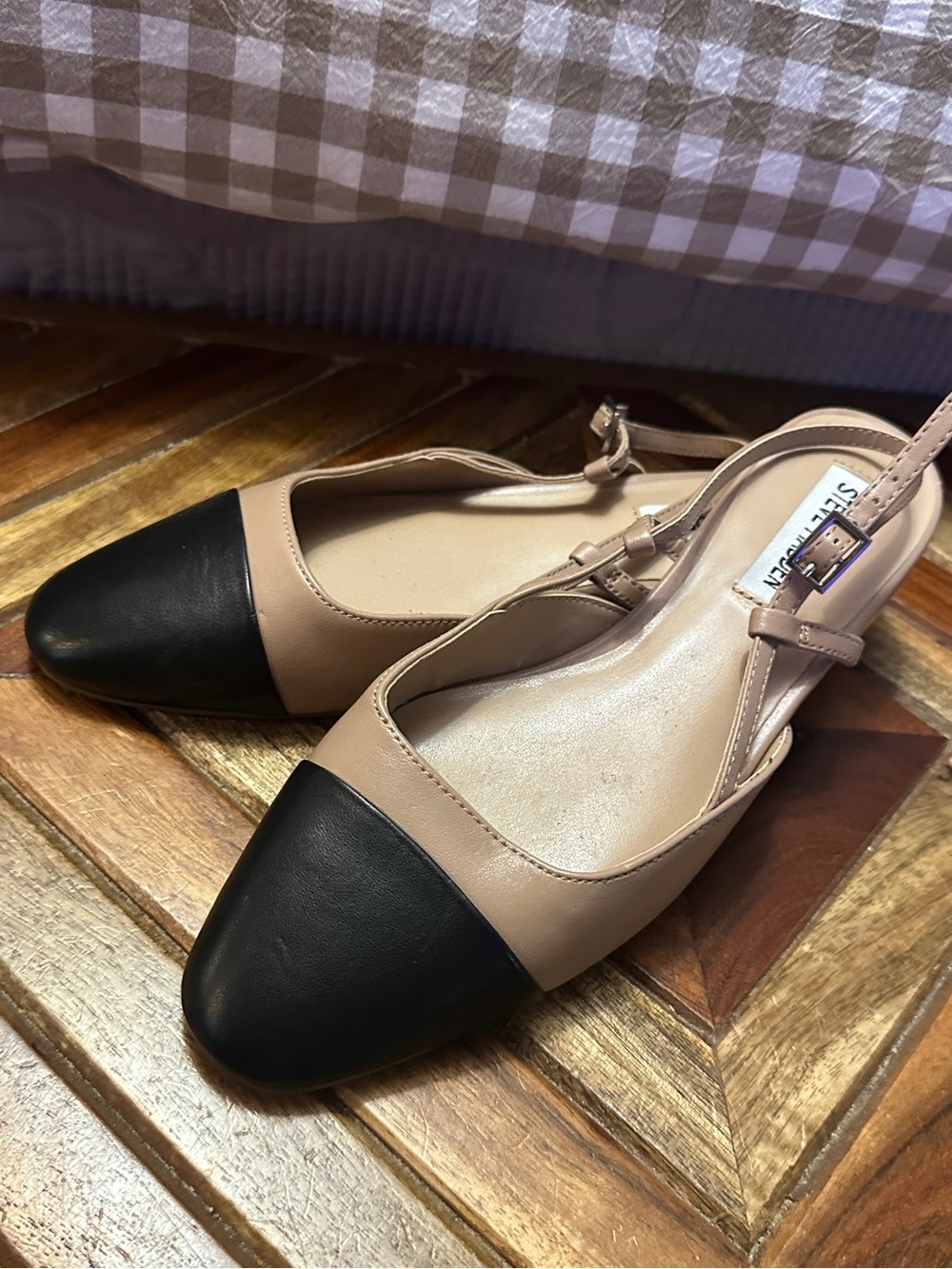 Steve Madden Two-Tone Slingback Flats in Black and Nude